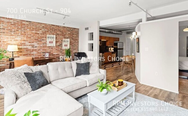 Building Photo - 700 Church St