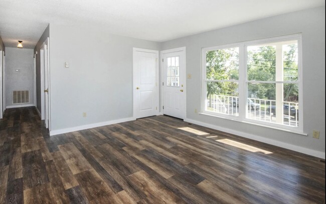 Building Photo - 6123 Cougar Dr