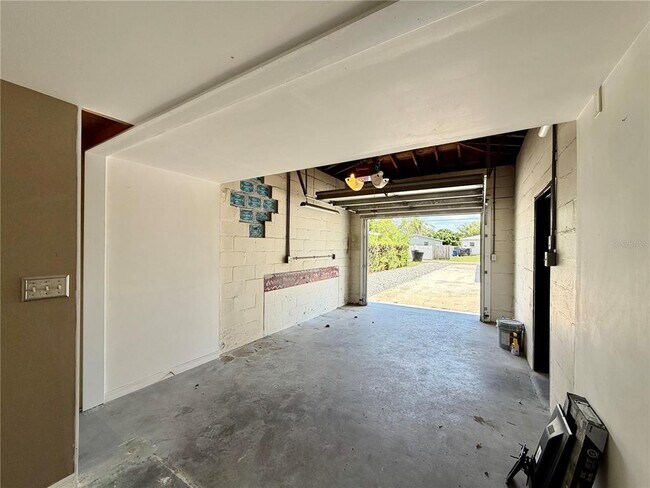 Building Photo - 2844 30th Ave N