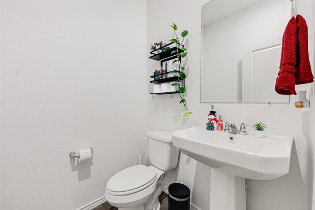 Building Photo - 31203 Heddington Ln