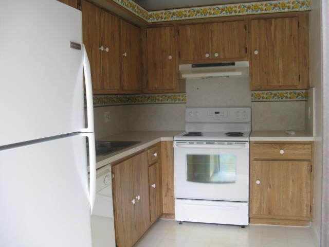 Building Photo - Parkwoods 5576-4