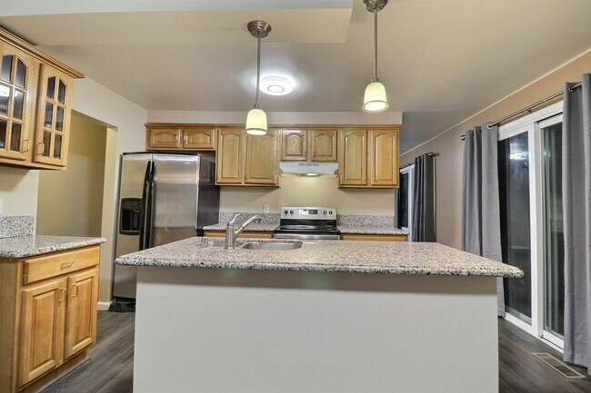 Building Photo - 26804 17th Pl S