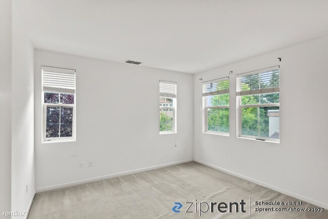 Building Photo - 3 br, 2.5 bath Condo - 2629 Northern Cross...