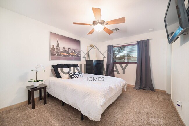 Building Photo - 8702 E Sheridan St