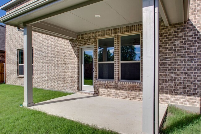 Building Photo - 7612 Spring Dr