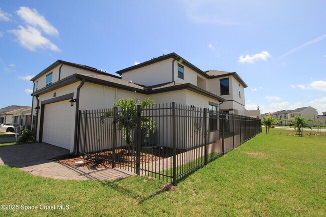 Building Photo - 2485 Musette Aly