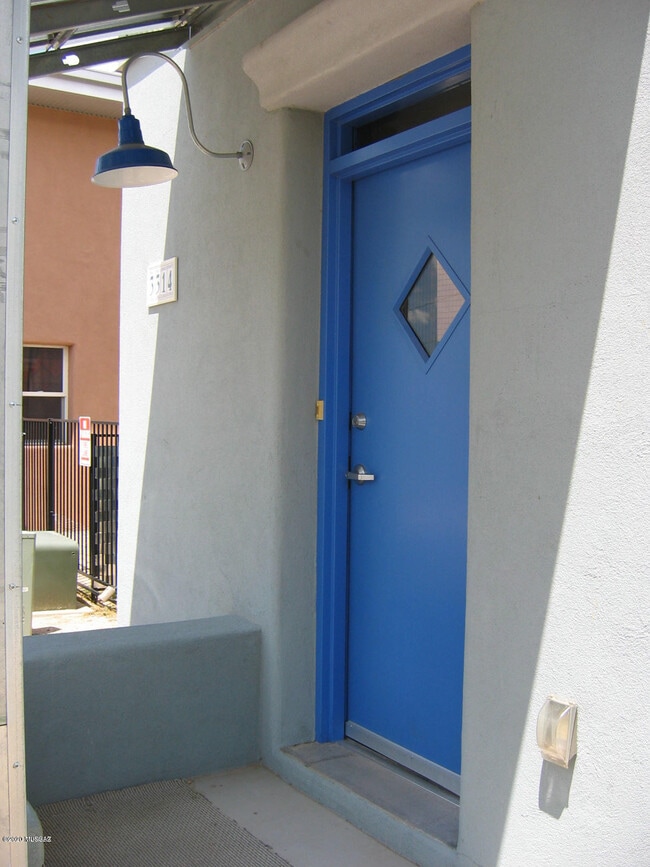 Building Photo - 3314 N Fremont Ave