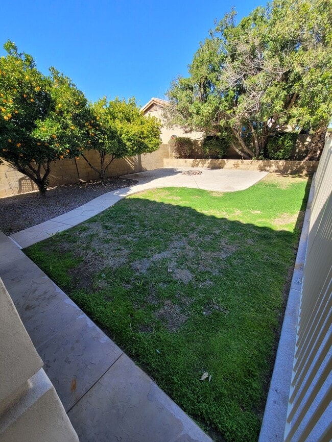 Building Photo - Two story 4/3 for rent in NE Phoenix