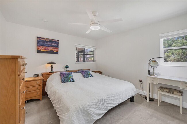 Building Photo - BENEVA & CLARK RD / VILLA