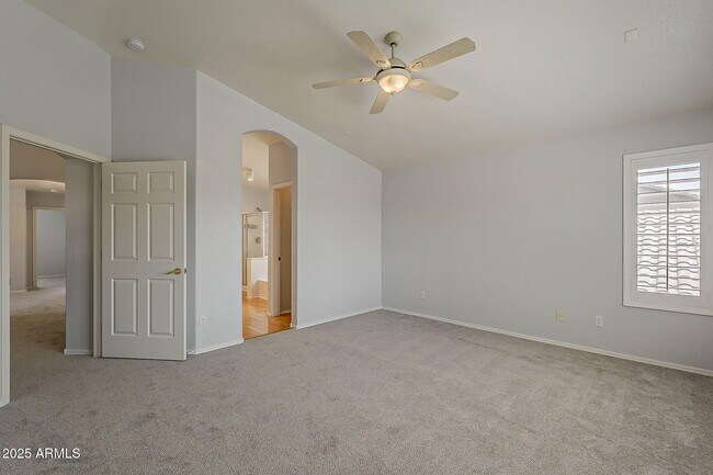 Building Photo - 927 W Azalea Pl