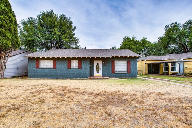 Primary Photo - Pre Leasing for fall 2026! 3/2 in Tech Terrace!