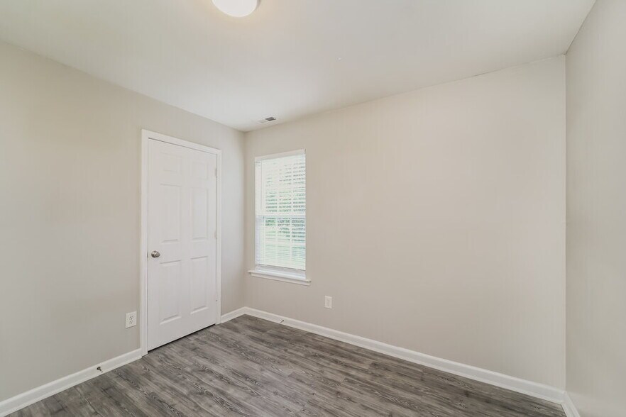 Building Photo - 4003 Enderbury Dr