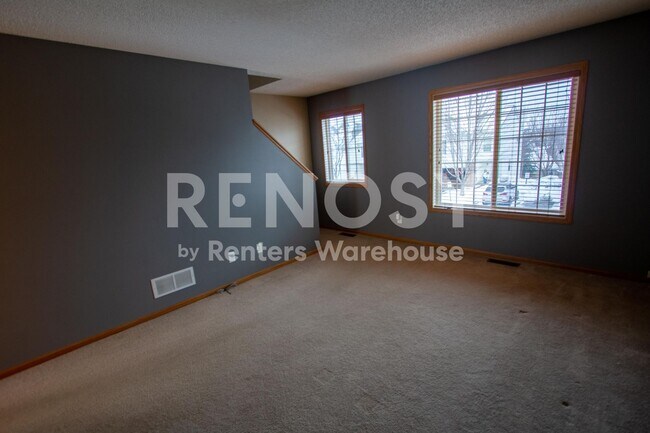 Building Photo - Available August 8 - 2 Bed/1.5 Bath Townhome in Prior Lake