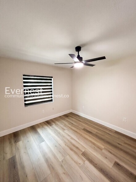 Building Photo - 5908 S Manhattan Ave