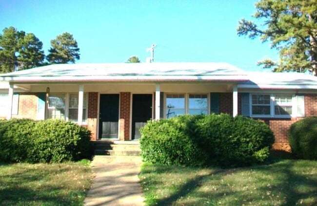 Primary Photo - 305 Pelham Creek Dr