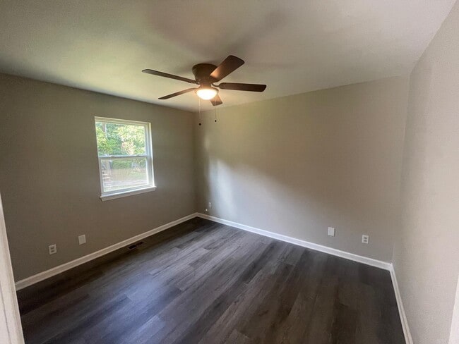 Building Photo - 112 Newton St