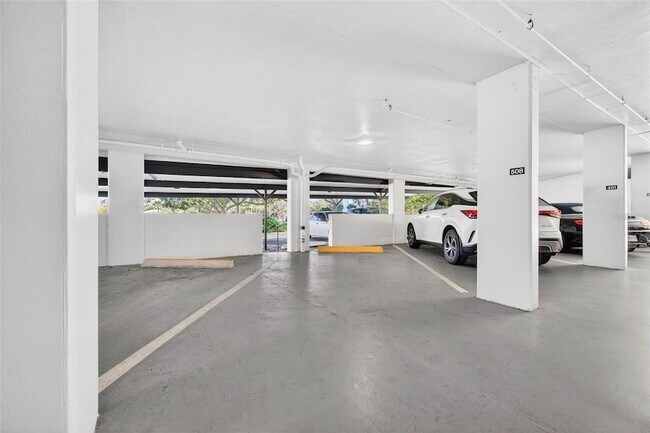 Building Photo - 150 Belleview Blvd