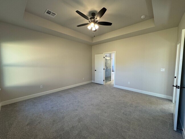 Building Photo - Be the 1st in this 4 bed, 3 bath, 2 car New Construction!