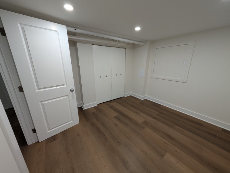 Building Photo - 4159 N Ridgeway Ave