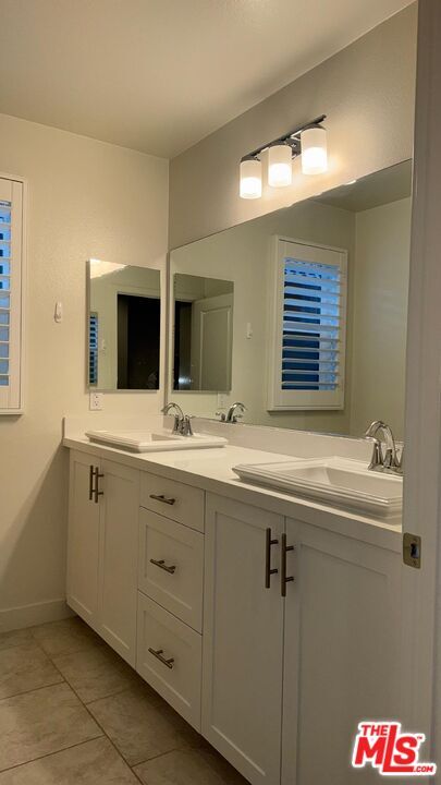 Building Photo - 23212 W Canterbury Way