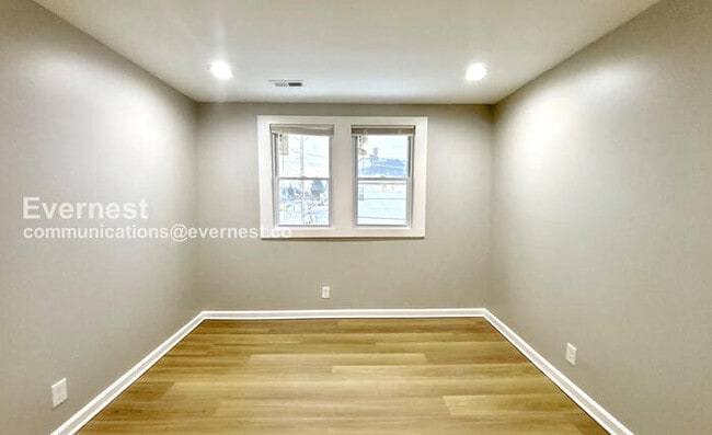 Building Photo - 2430 Steele Ave