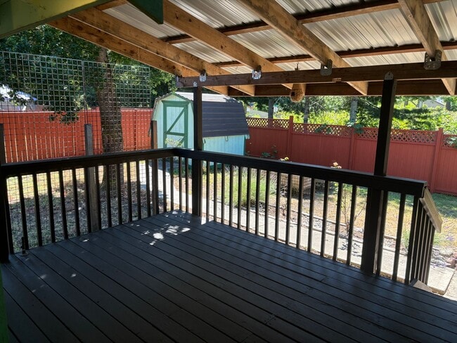 Building Photo - 3233 Jeri Dr NE