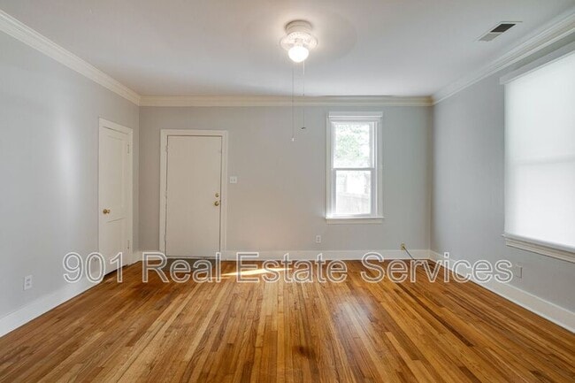 Building Photo - 1034 Meda St