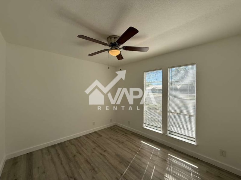 Building Photo - 6731 Cypress Lake Dr