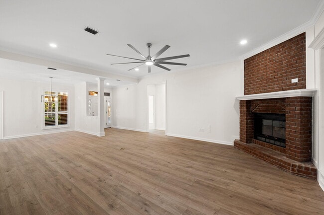 Building Photo - 255 Cll Escada