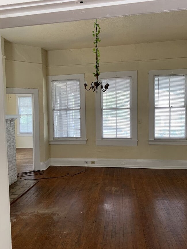 Building Photo - 2405-24055 Napoleon Ave