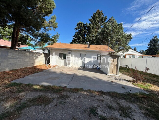 Building Photo - 730 10th St