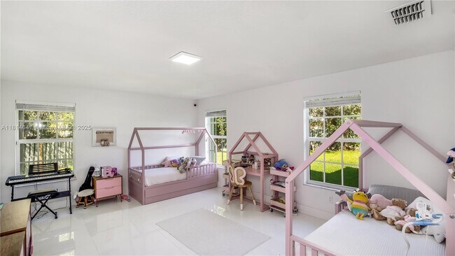 Building Photo - 17750 SW 80th Ct