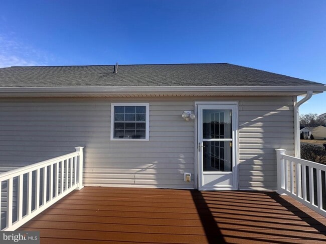 Building Photo - 92 Embassy Ct