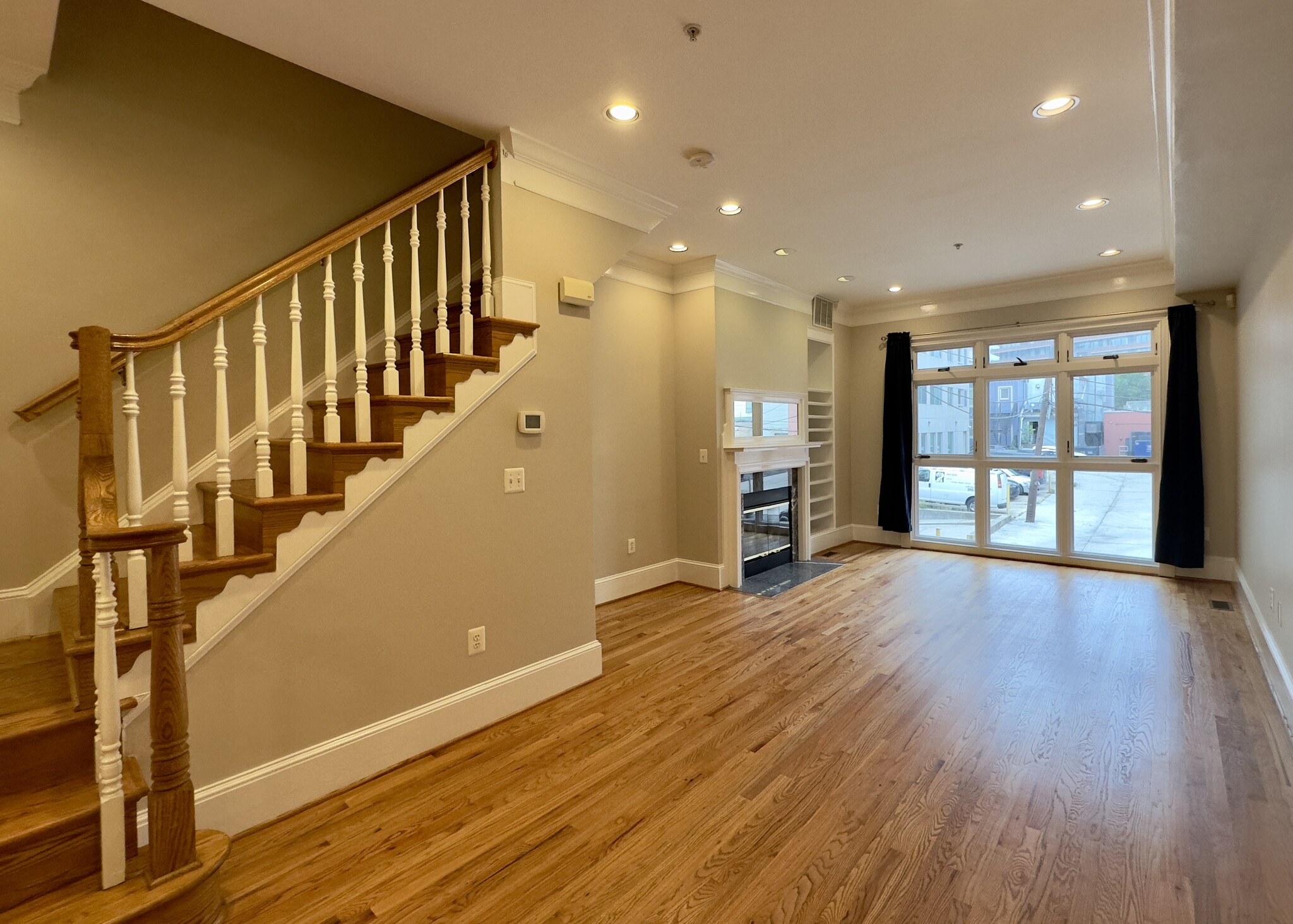 Main living and dining area - 2529 K St NW