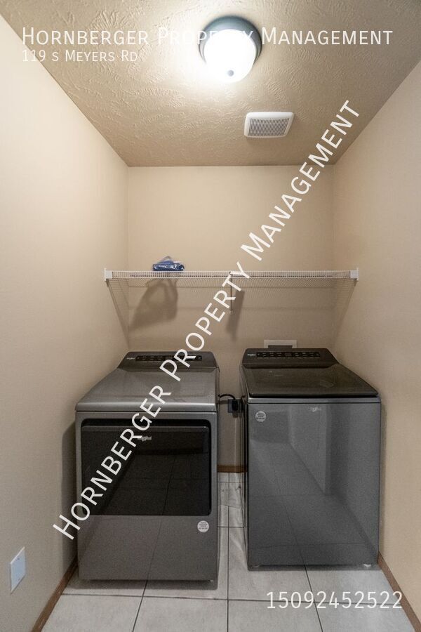 Building Photo - 119 S Meyers Rd