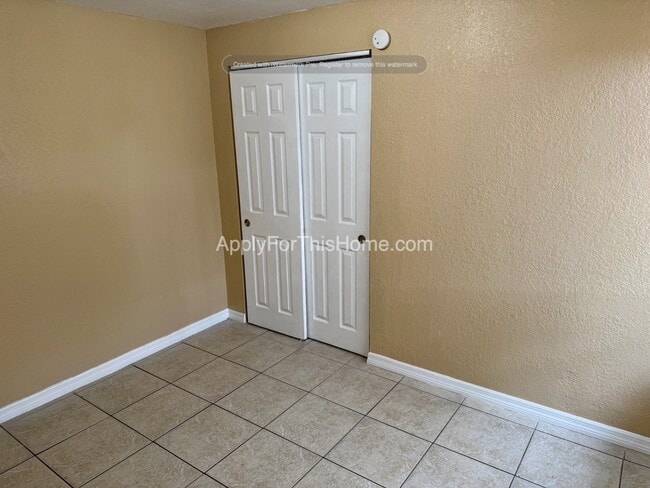 Building Photo - Single Family Home