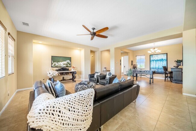 Building Photo - 40834 Adriatico Ct