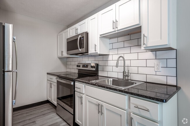 Interior Photo - Park House 7945-7947 Mentor Ave