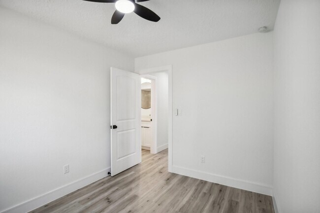 Building Photo - 11615 Henley Dr