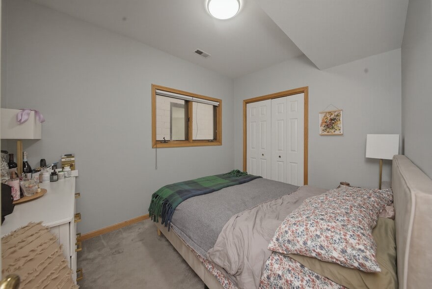 Building Photo - 2035 W Huron St