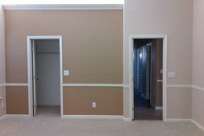 Building Photo - Beautiful Northeast 4 Bedroom 2.5 Bath home
