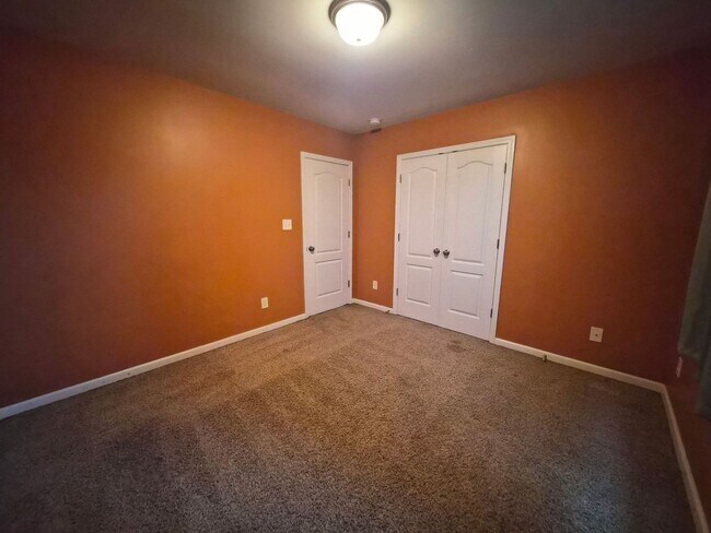 Building Photo - 103 Palin Trail