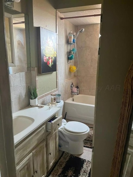 Building Photo - 905 S Madison St