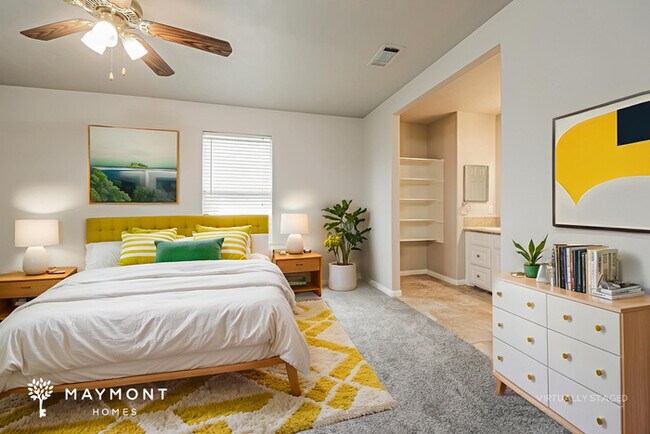 Building Photo - Spacious Two-Story Home in Houston