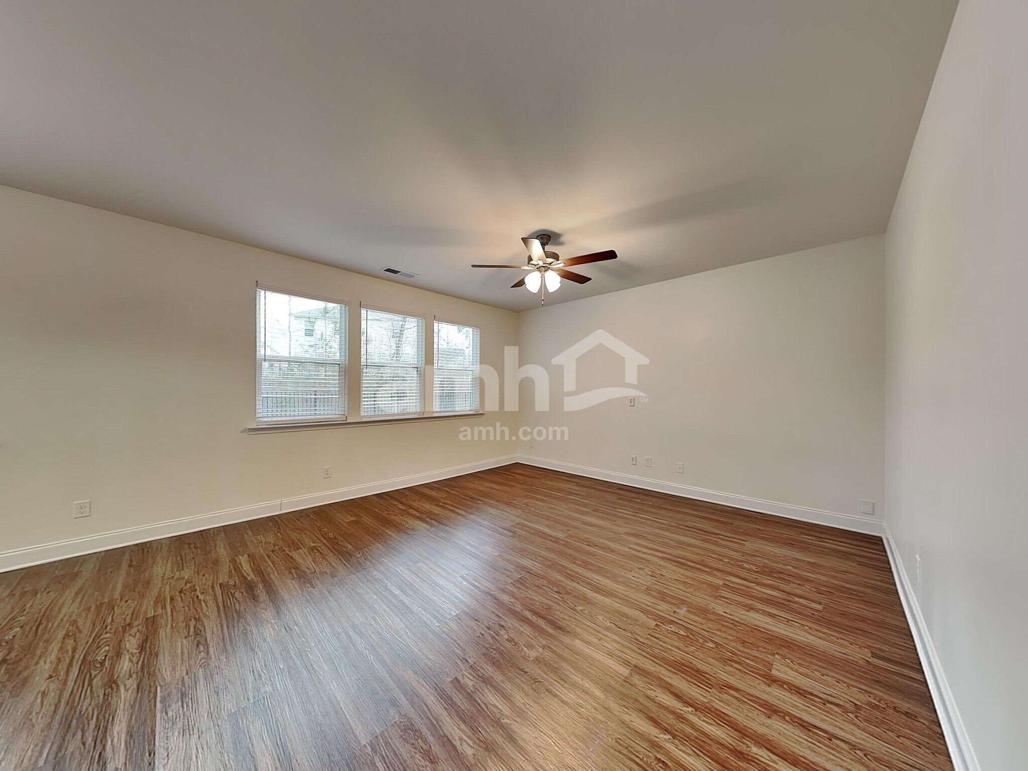 Building Photo - 605 Lk Vis Ct