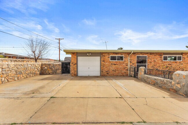 Building Photo - 5201 Cornell Ave