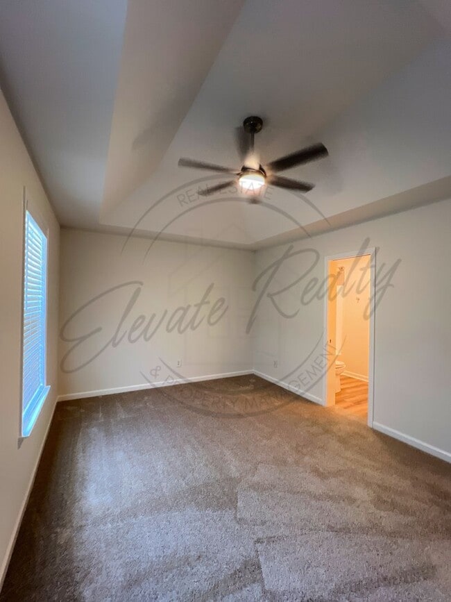 Building Photo - SPECIAL: FIRST MONTHS RENT FREE! Two Bedro...