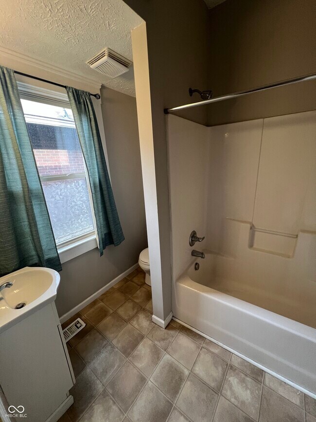 Building Photo - 4113 Cornelius Ave