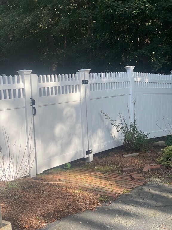 Building Photo - 51 Grove St