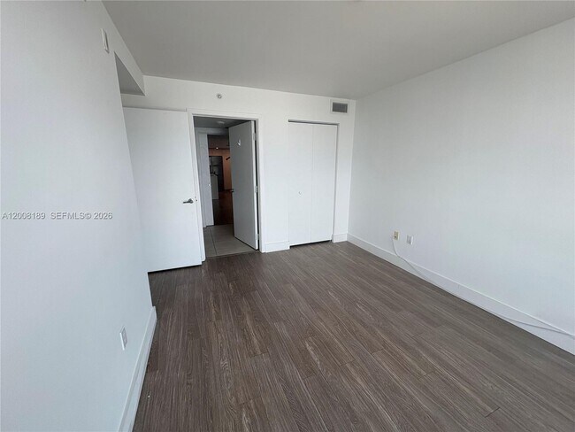 Building Photo - 1025-1092 92nd St